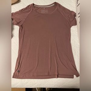 mauve free fly top size large in great condition